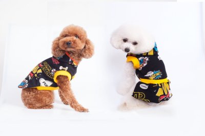 画像1: 犬服 パーカー おしゃれ Tシャツ  S M L XL 小型犬 中型犬 春夏秋冬 　コミック柄 即日出荷出来ます